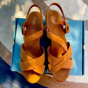 Toms Willow Carmel brown suede size 8